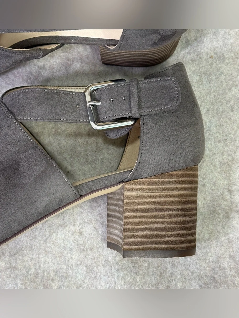 Nine West Chic Vegan Suede Gray Open-Toe Block Heel Sandals - Women Sz 9 NWT